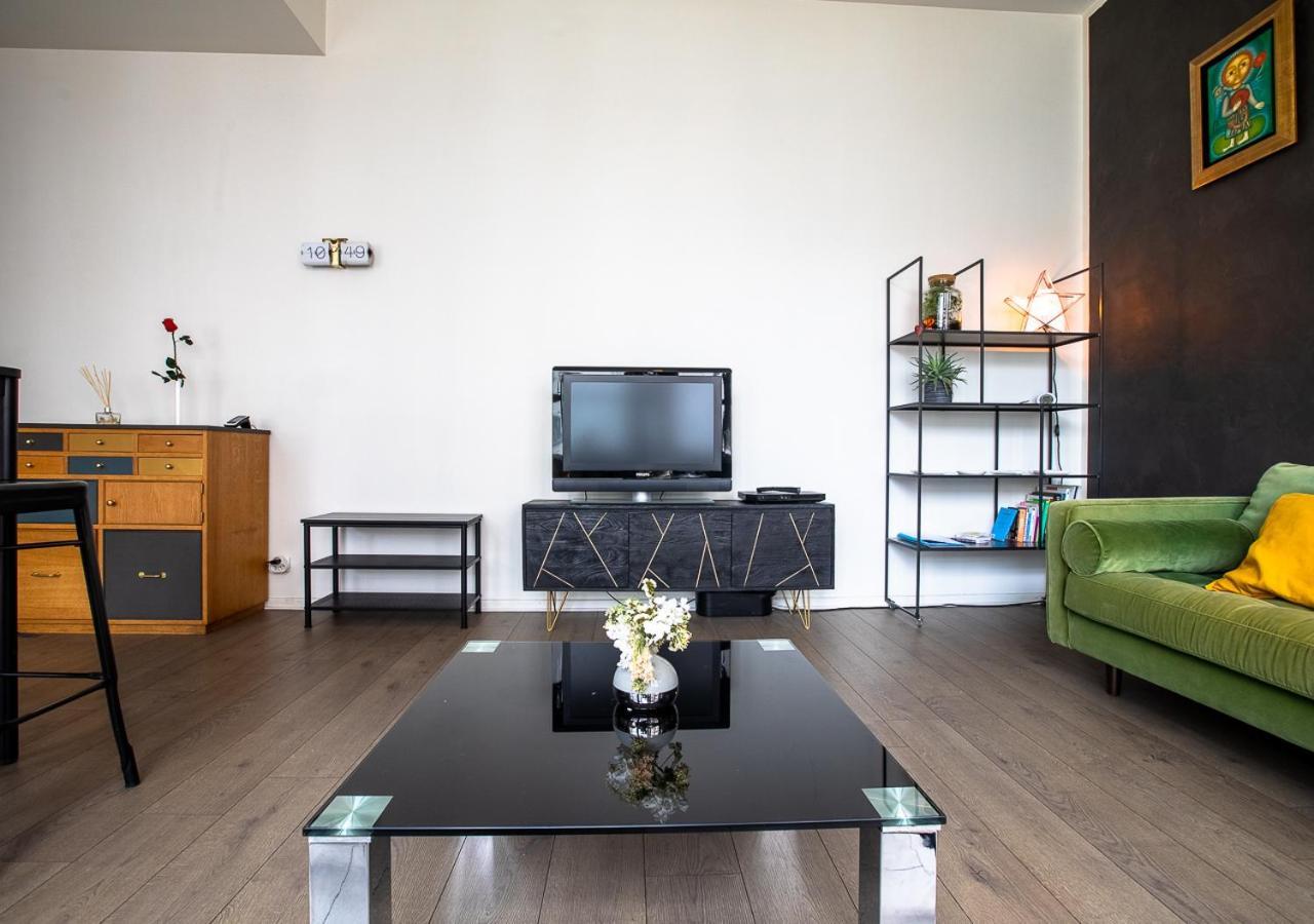 Le Loft Horloger Avec Parking Lägenhet Besançon Exteriör bild